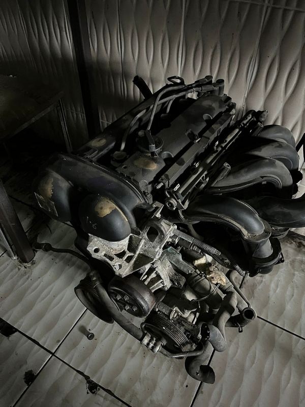 FORD FİESTA 1.6 BENZİNLİ ÇIKMA MOTOR 